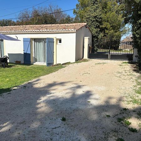 Maison De Vacances En Campagne Cavaillon Exterior photo